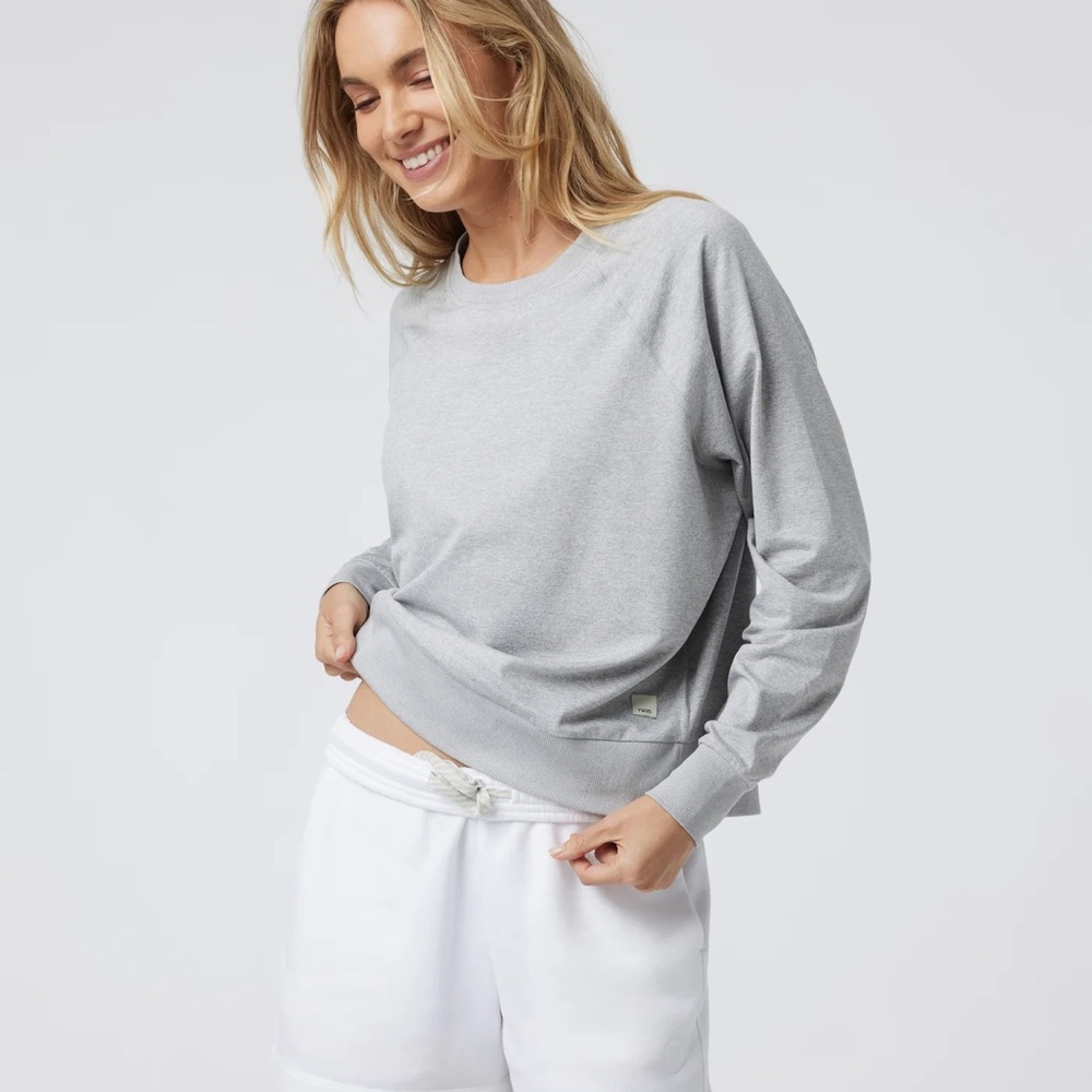 Vuori Gray Long Sleeve Halo Crew Sweatshirt for Women | Sz M